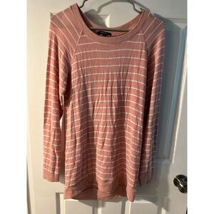 Woman's oversized long sleeve shirt small small